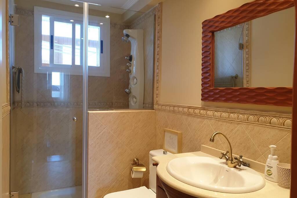 Superbright Close To Beaches & Metro Apartment *