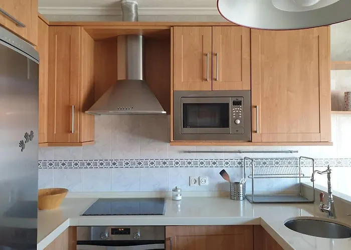 Superbright Apartment Close To Beaches & Metro